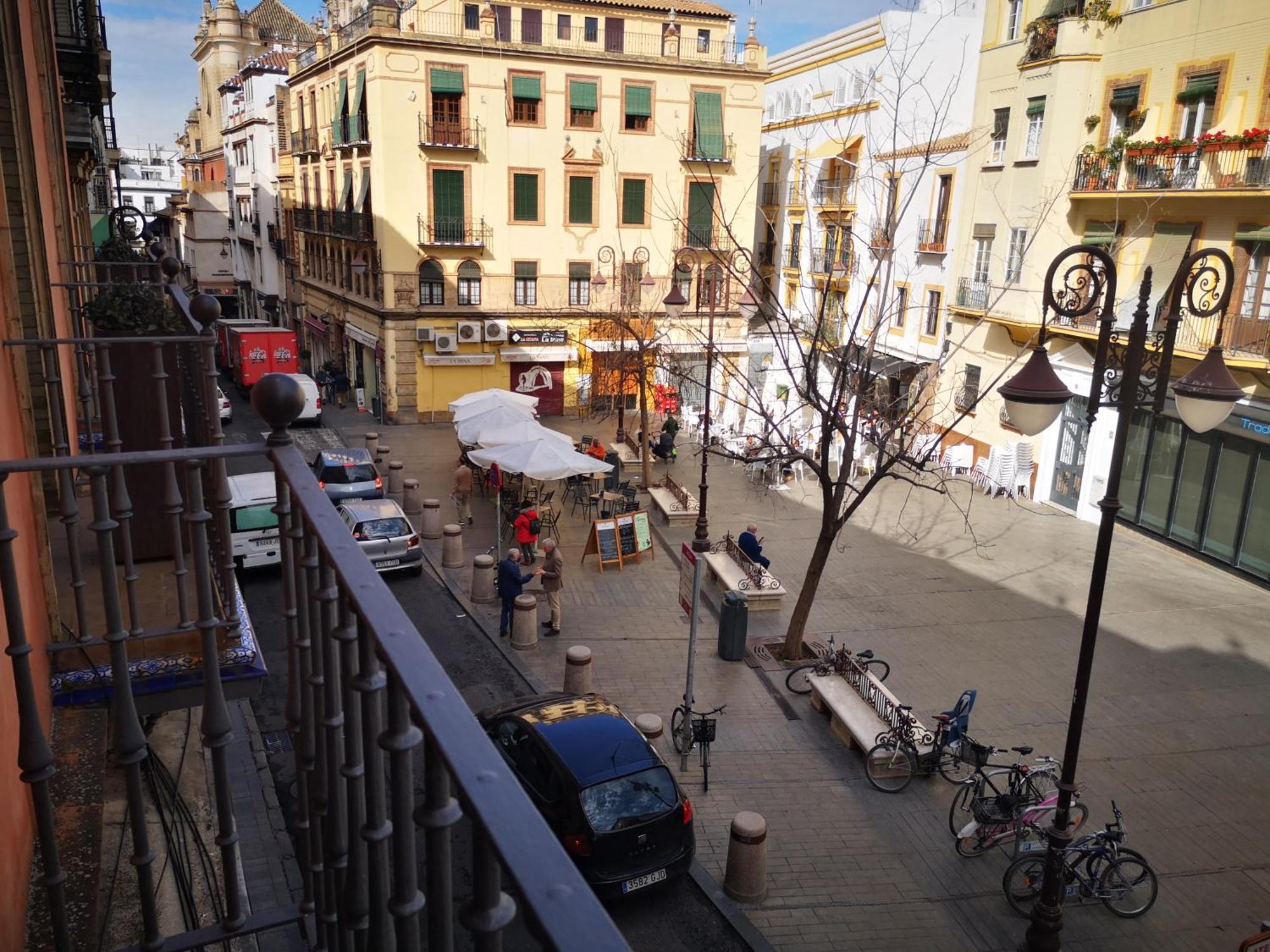 Charming Bright Apartment With Balconies On Cuesta Del Rosario Sevilla Eksteriør bilde